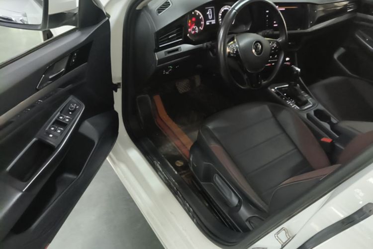 Volkswagen Bora 2021 car image #16