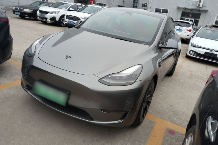 Tesla Model Y 2021 car image #2