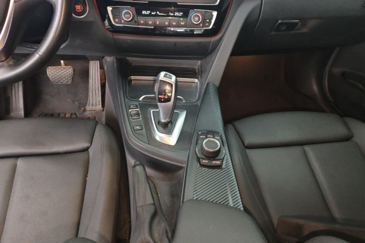 BMW 3 Series 2017 car image #14