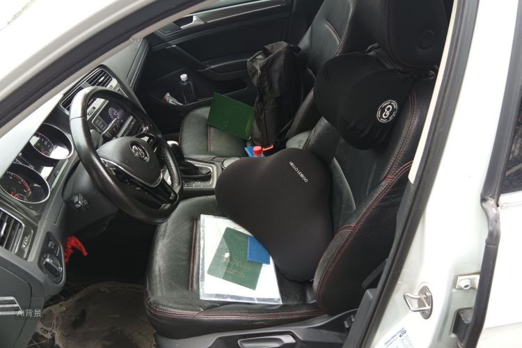 Volkswagen Golf 2017 car image #17
