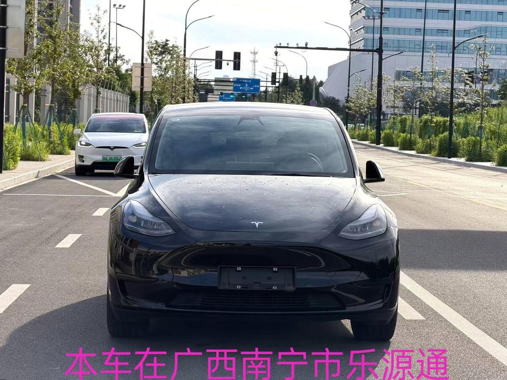 Tesla Model Y 2021 #2 Tesla Model Y 2021 car image #2