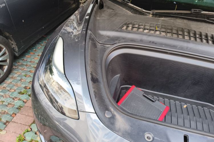 Tesla Model Y 2022 car image #28