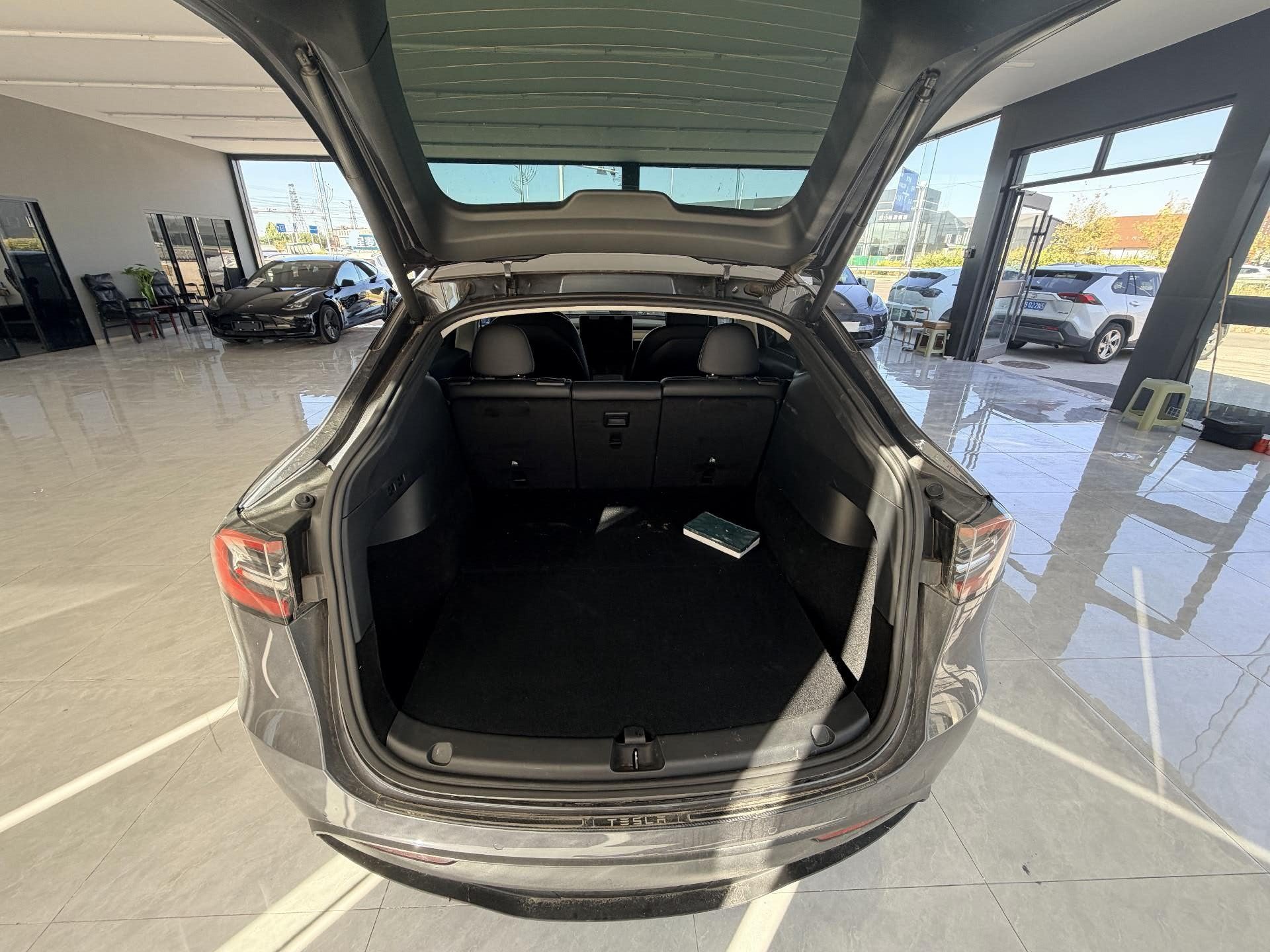 Tesla Model Y 2021 #8 Tesla Model Y 2021 صورة سيارة #8