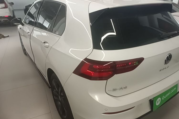 Volkswagen Golf 2023 car image #5