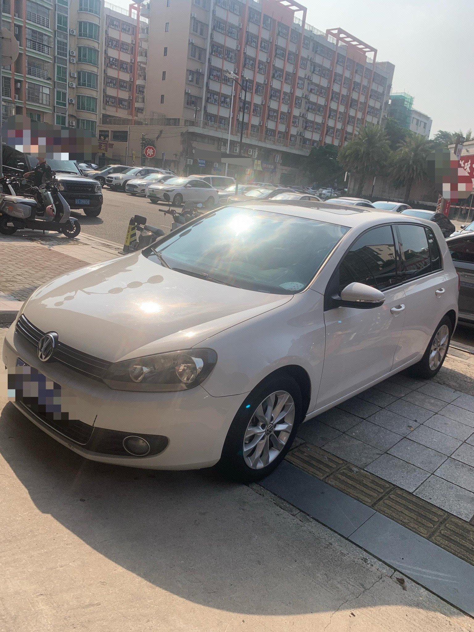 Volkswagen Golf 2011 car image 