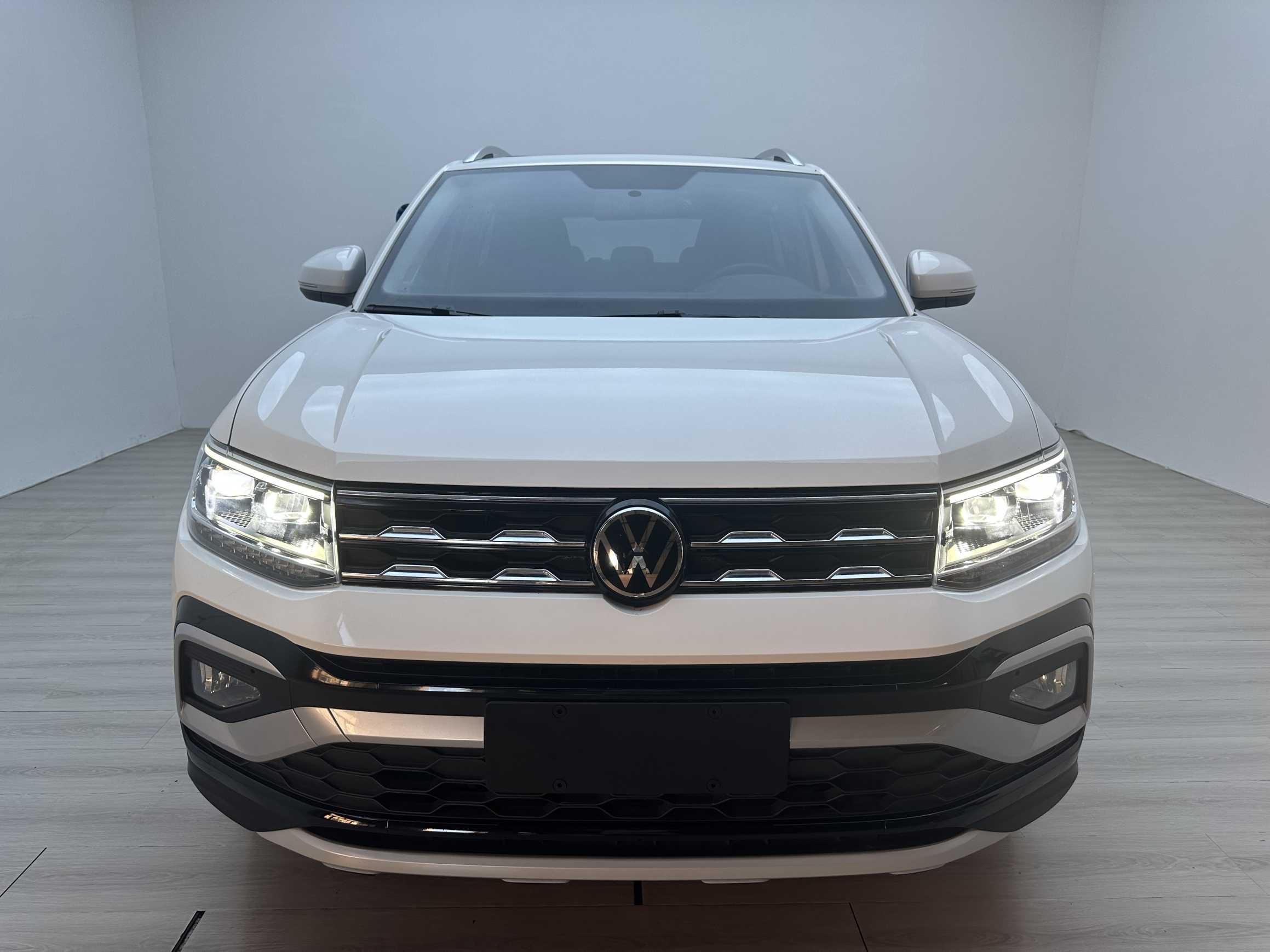 Volkswagen T-Cross 2022 #2 Volkswagen T-Cross 2022 صورة سيارة #2