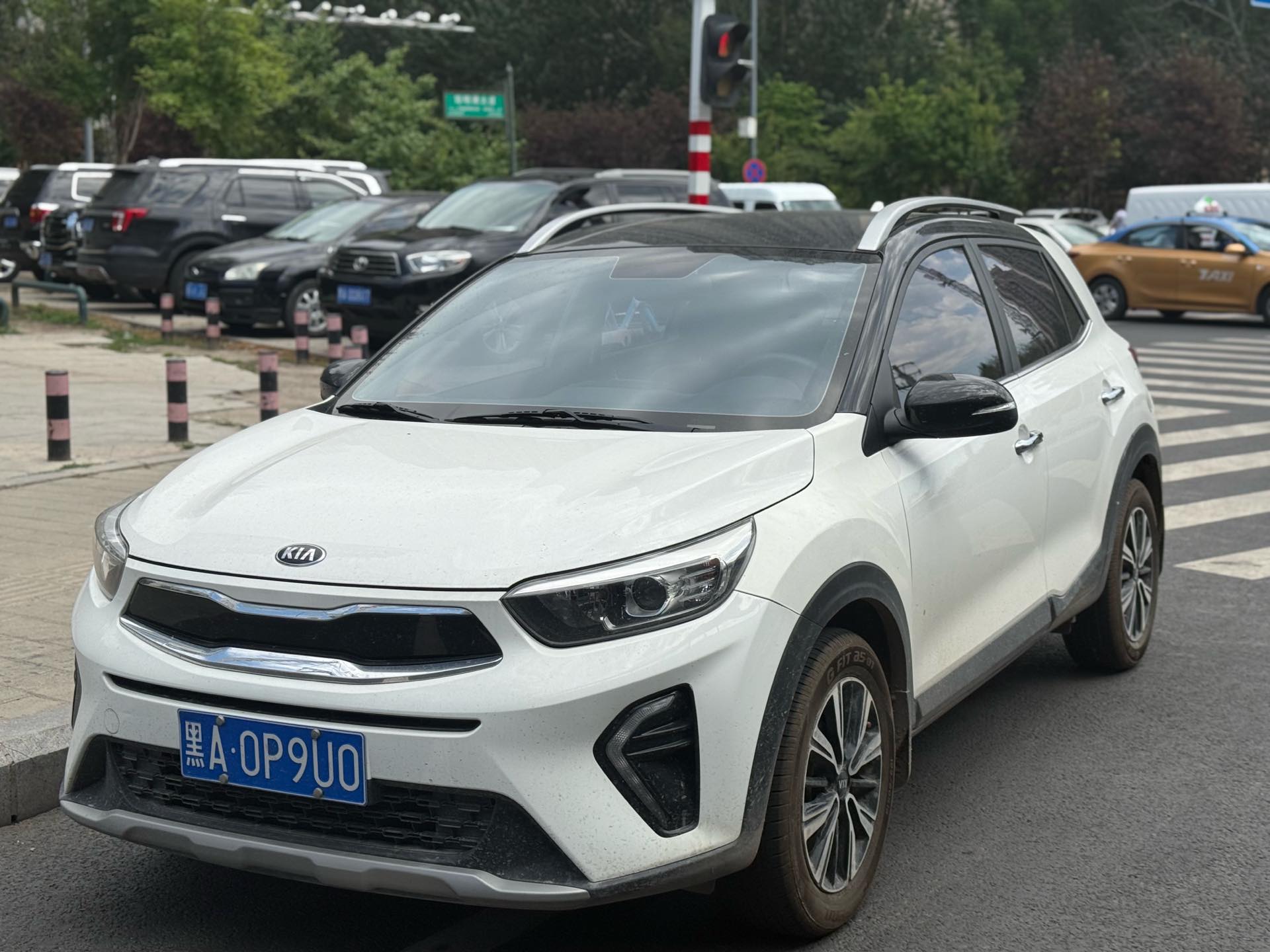 Kia KX1 2018 car image 