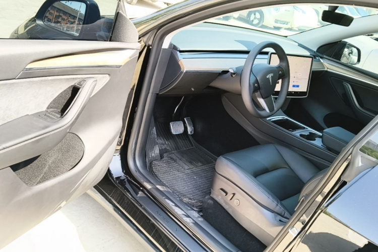 Tesla Model Y 2023 #16 Tesla Model Y 2023 immagine di auto #16