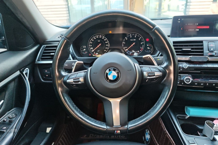 BMW 3 Series 2018 #12 BMW 3 Series 2018 car image #12