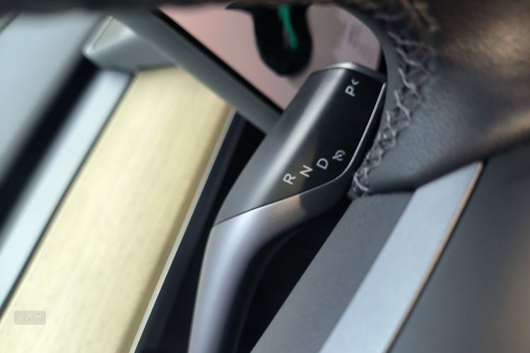 Tesla Model Y 2023 #16 Tesla Model Y 2023 car image #16