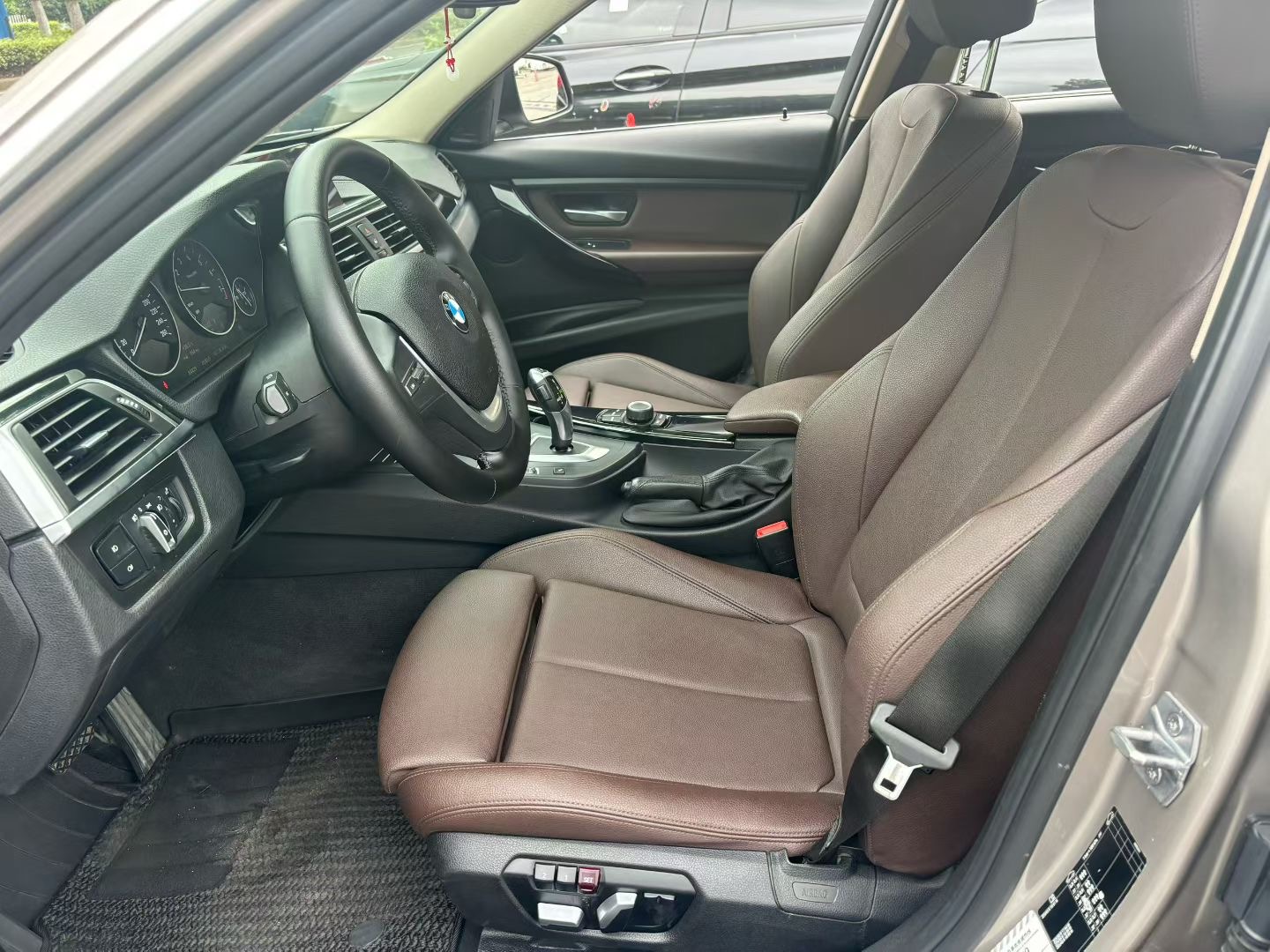 BMW 3 Series 2018 #7 BMW 3 Series 2018 car image #7