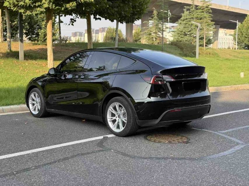 Tesla Model Y 2022 #7 Tesla Model Y 2022 صورة سيارة #7