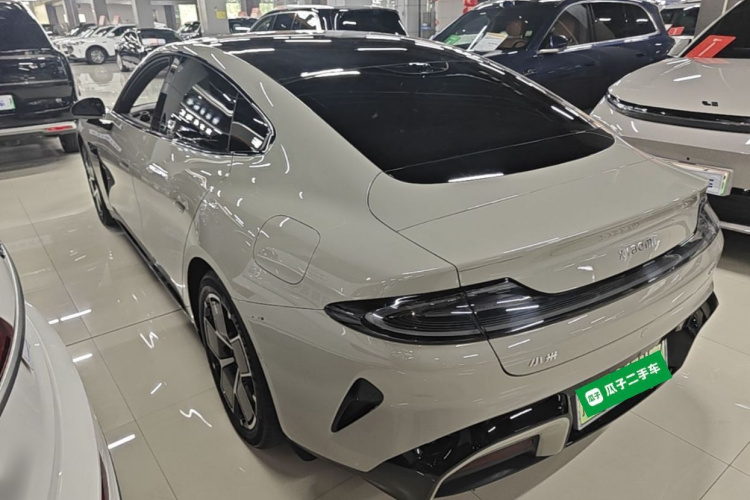 MI SU7 2025 immagine di auto #5