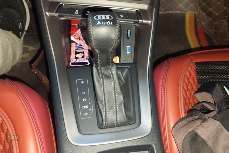 Audi Q3 2022 car image #16