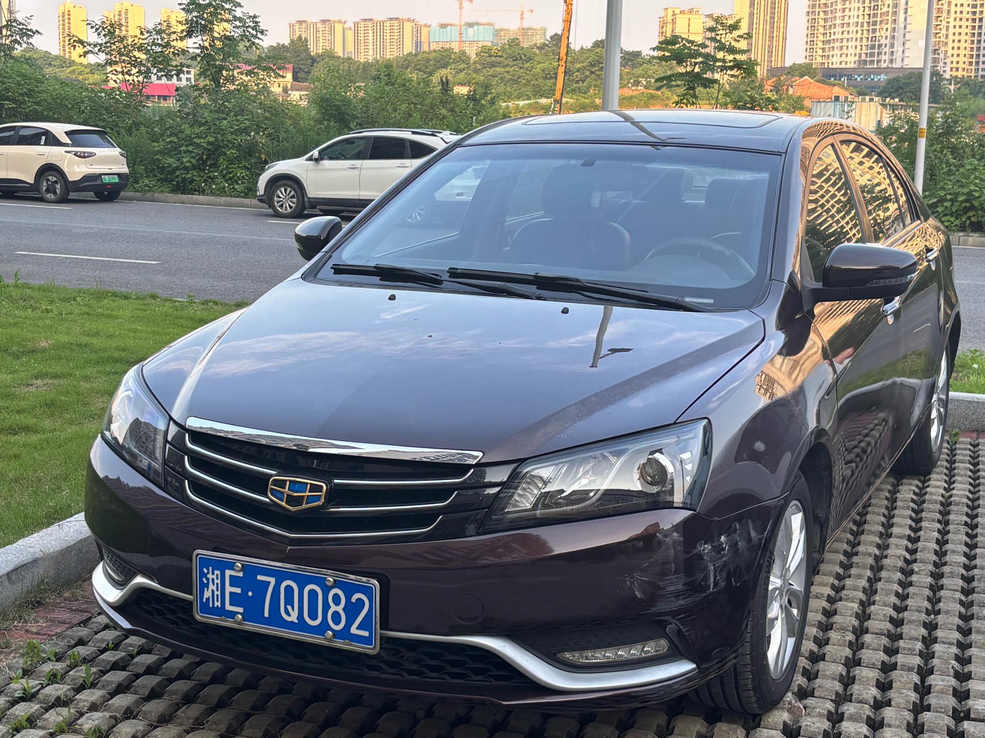 GEELY Emgrand 2021 GEELY Emgrand 2021 immagine di auto