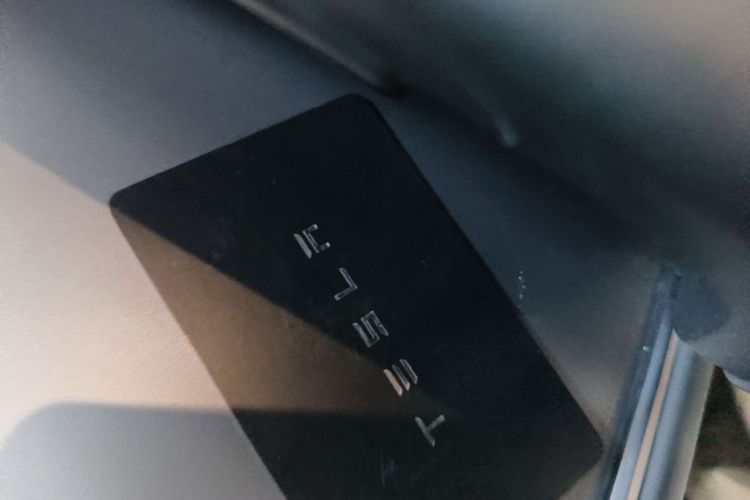 Tesla Model 3 2021 car image #9