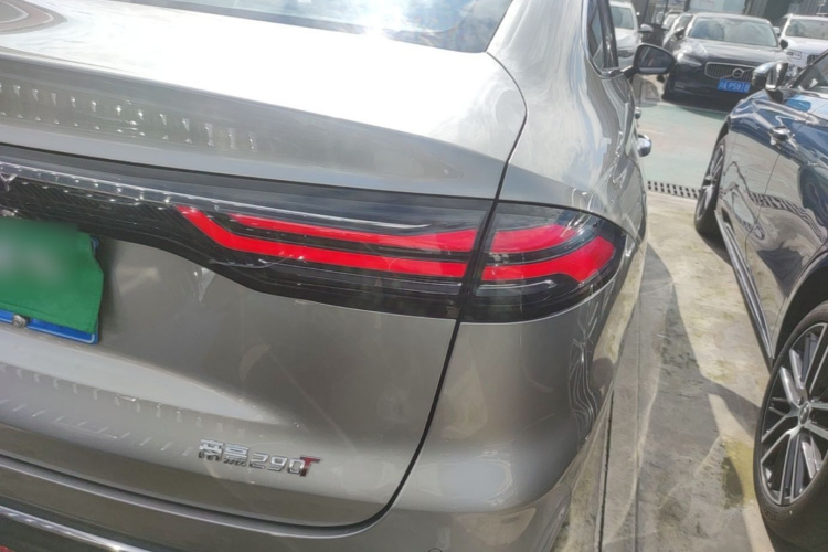GEELY Emgrand 2025 #8 GEELY Emgrand 2025 car image #8