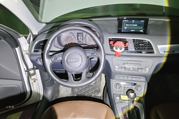 Audi Q3 2017 car image #12