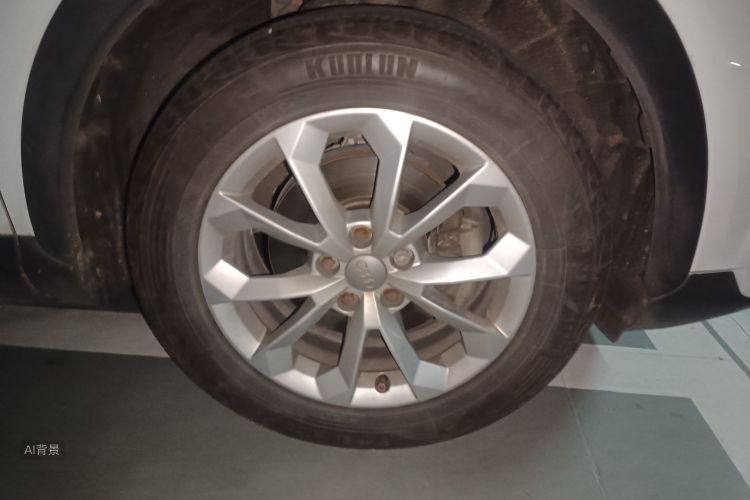 Audi Q3 2016 car image #9