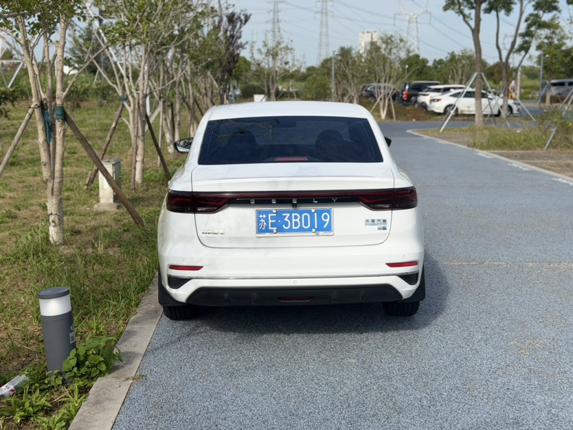 GEELY Emgrand 2022 car image #3
