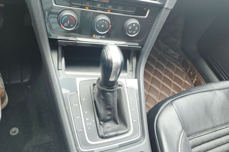 Volkswagen Golf 2019 #14 Volkswagen Golf 2019 car image #14