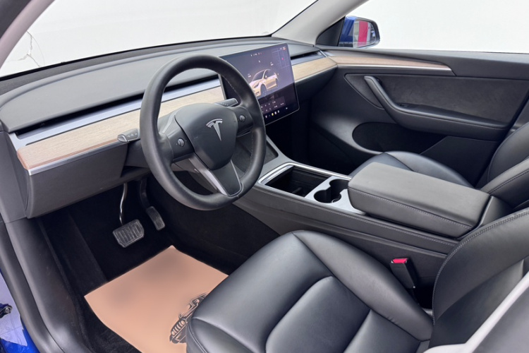 Tesla Model Y 2021 #11 Tesla Model Y 2021 car image #11