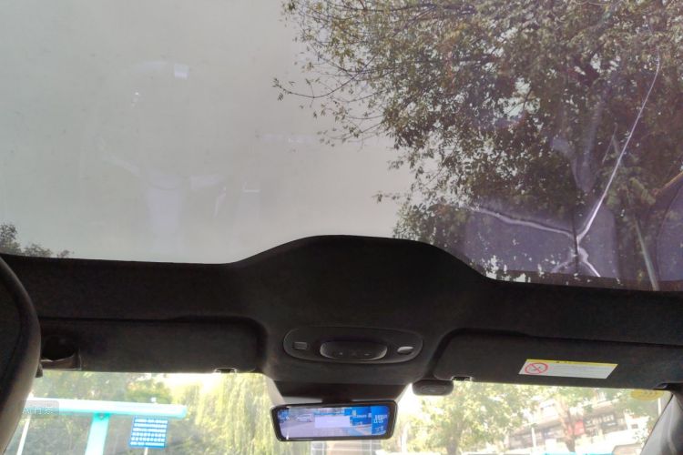 MI SU7 2024 immagine di auto #20