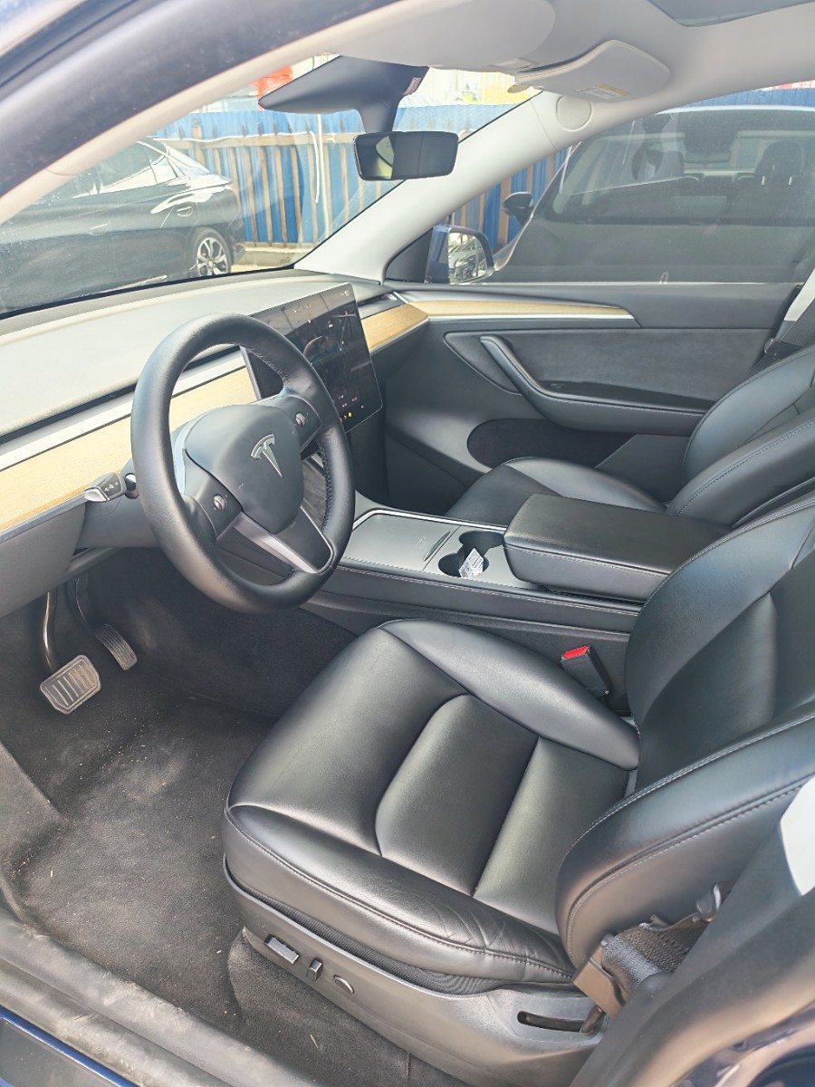 Tesla Model Y 2023 #8 Tesla Model Y 2023 car image #8