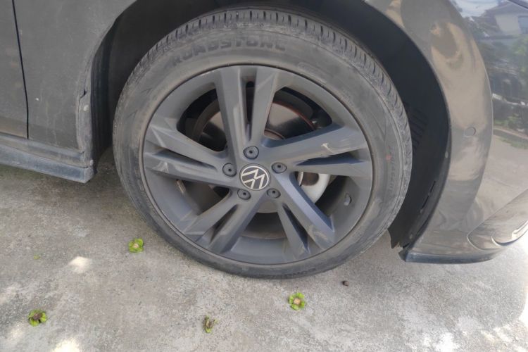 Volkswagen Golf 2021 car image #9