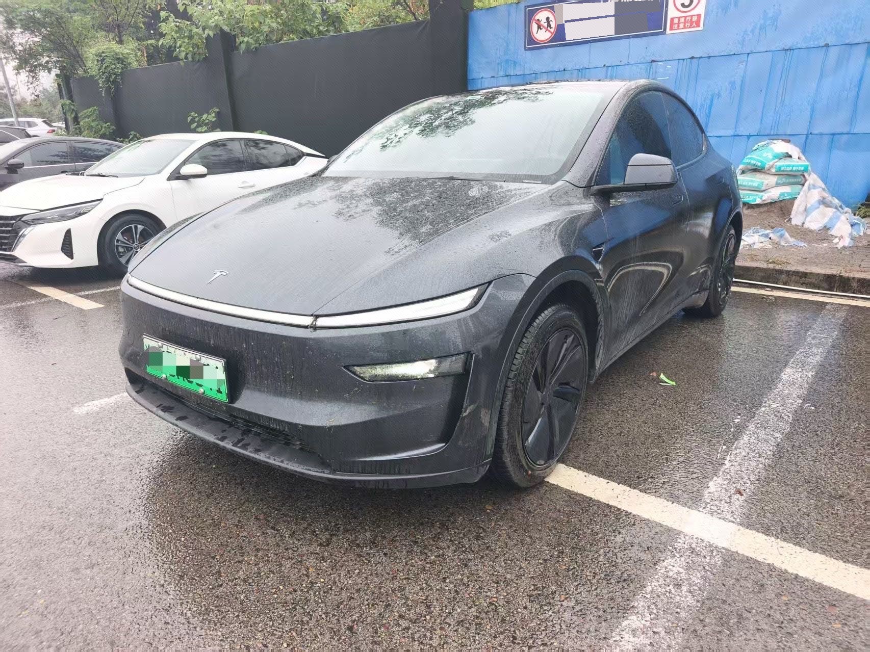 Tesla Model Y 2025 Tesla Model Y 2025 car image