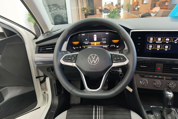 Volkswagen Bora 2023 car image #11