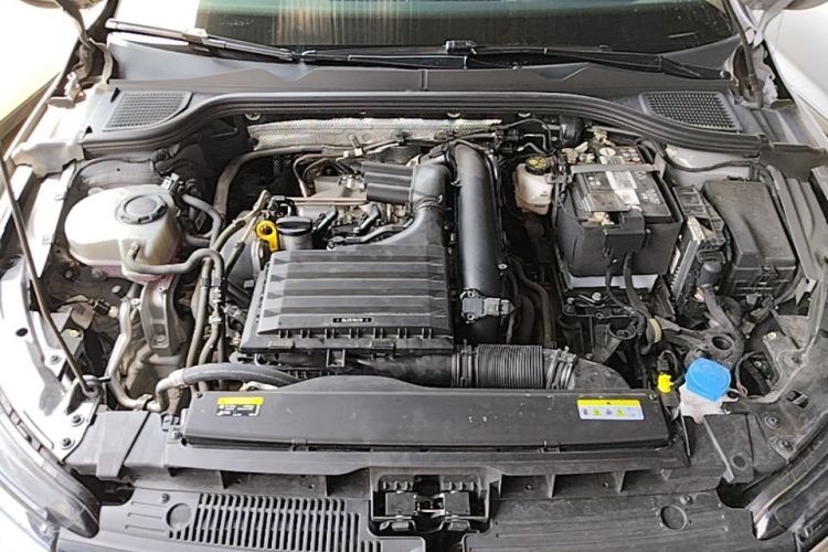 Volkswagen Golf 2024 car image #20