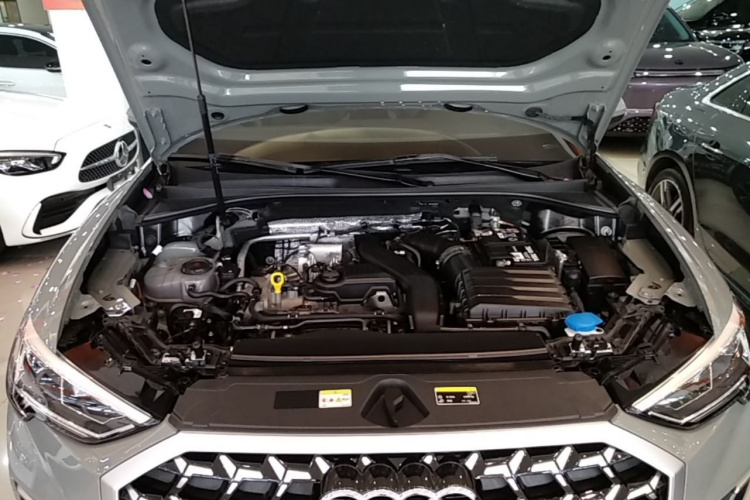 Audi Q3 2026 car image #20
