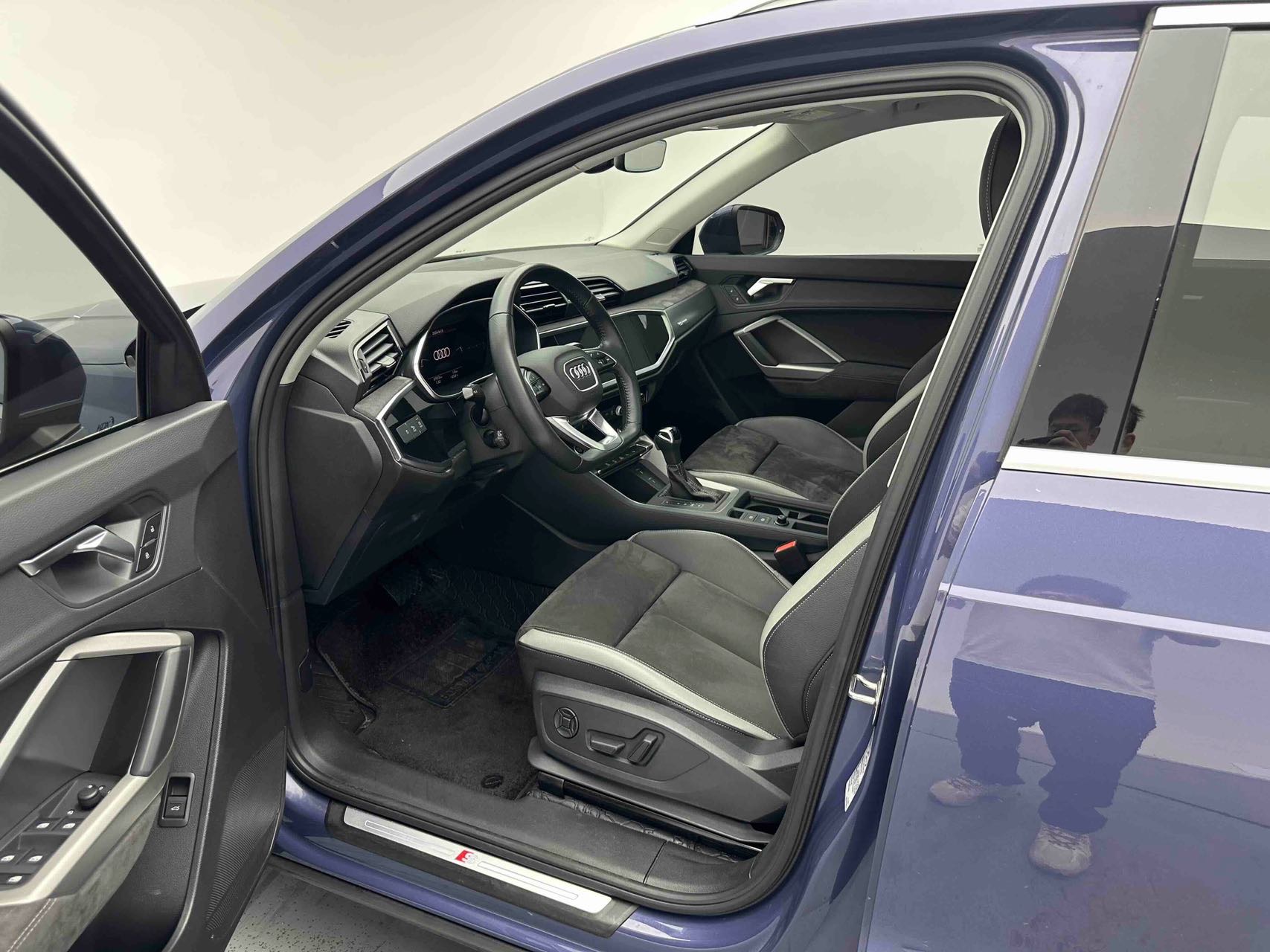 Audi Q3 2022 car image #6