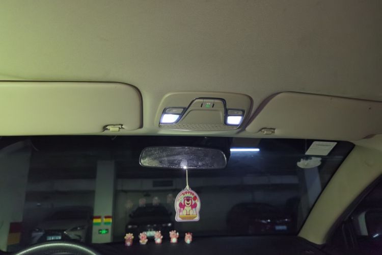 GEELY Emgrand 2019 #16 GEELY Emgrand 2019 car image #16