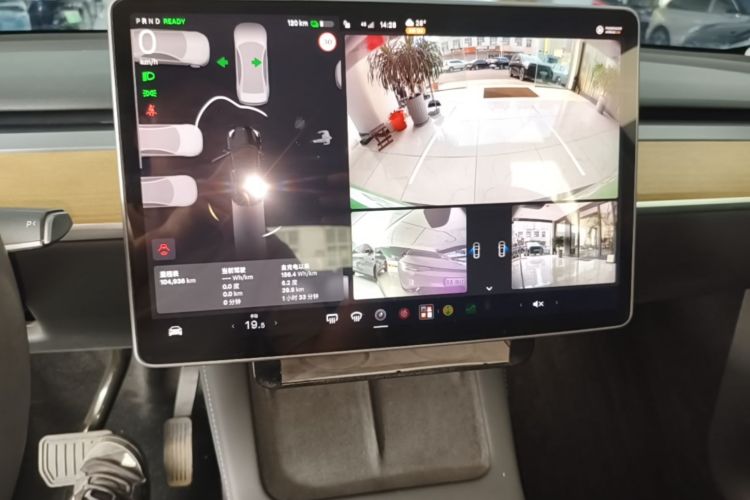 Tesla Model Y 2023 #17 Tesla Model Y 2023 car image #17