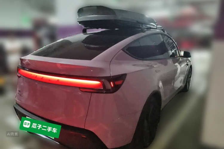 Tesla Model Y 2025 #7 Tesla Model Y 2025 car image #7