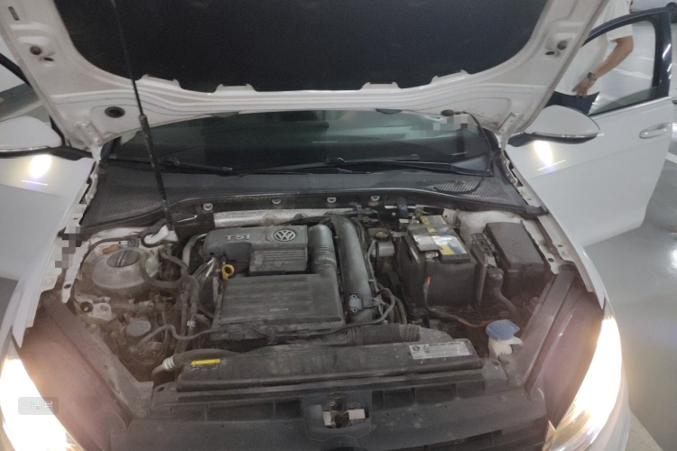 Volkswagen Golf 2019 car image #22