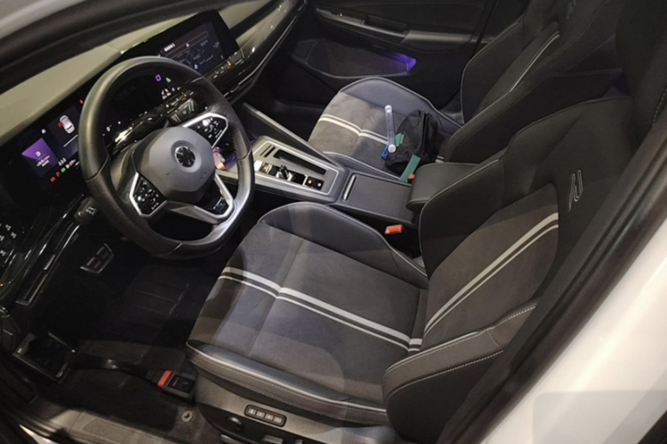 Volkswagen Golf 2021 car image #15