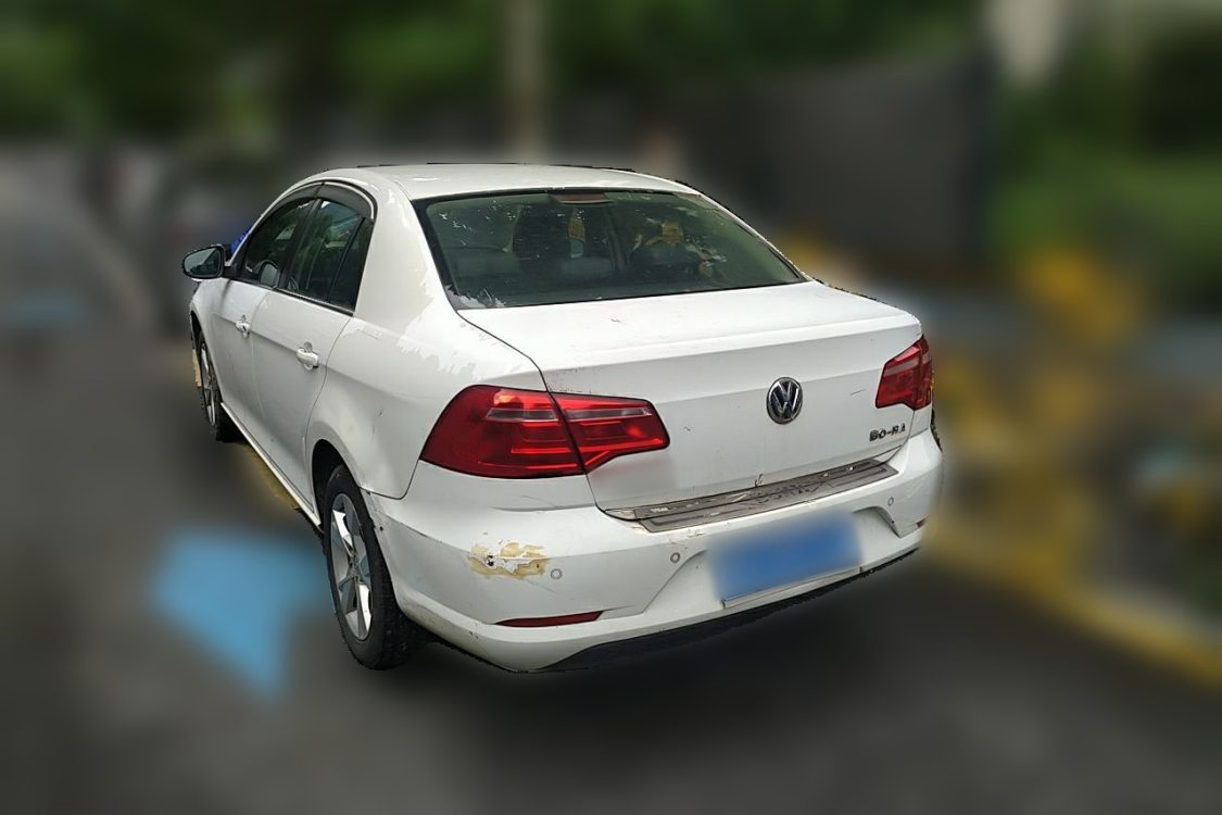 Volkswagen Bora 2013 car image #3