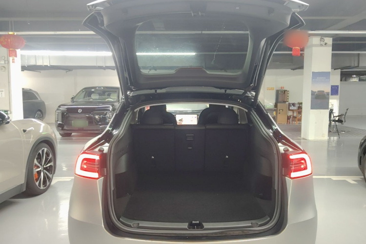 Tesla Model Y 2023 #19 Tesla Model Y 2023 car image #19