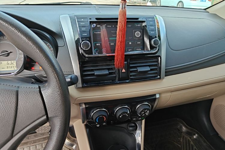 Toyota Vios 2015 car image #13