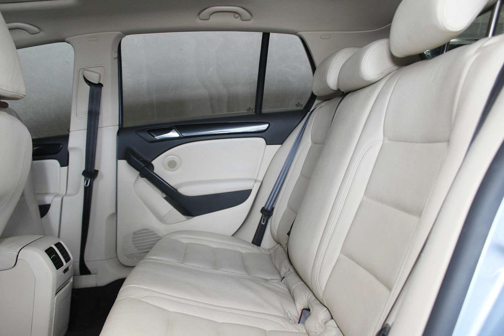 Volkswagen Golf 2013 car image #12