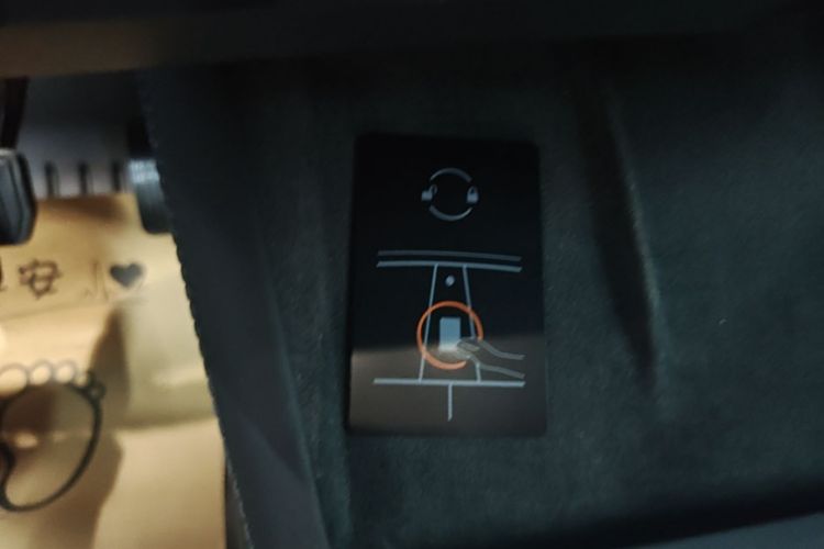 Tesla Model 3 2023 car image #9