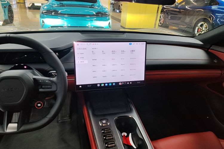 MI SU7 2024 immagine di auto #13