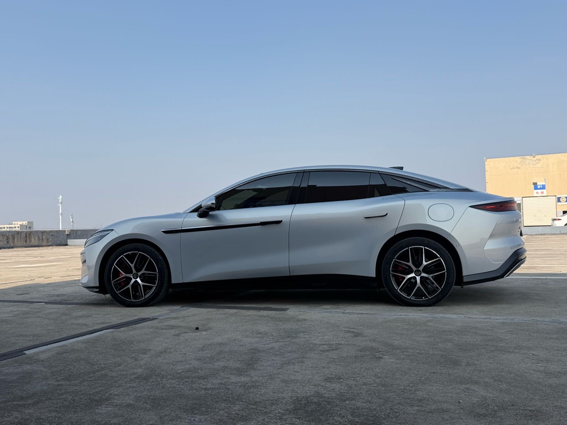 BYD HanL 2025 #6 BYD HanL 2025 صورة سيارة #6