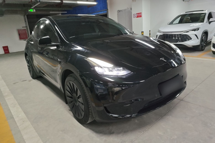 Tesla Model Y 2023 car image #4