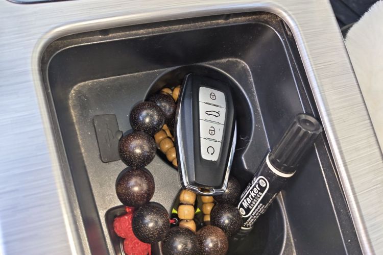 GEELY Emgrand GS 2019 car image #11