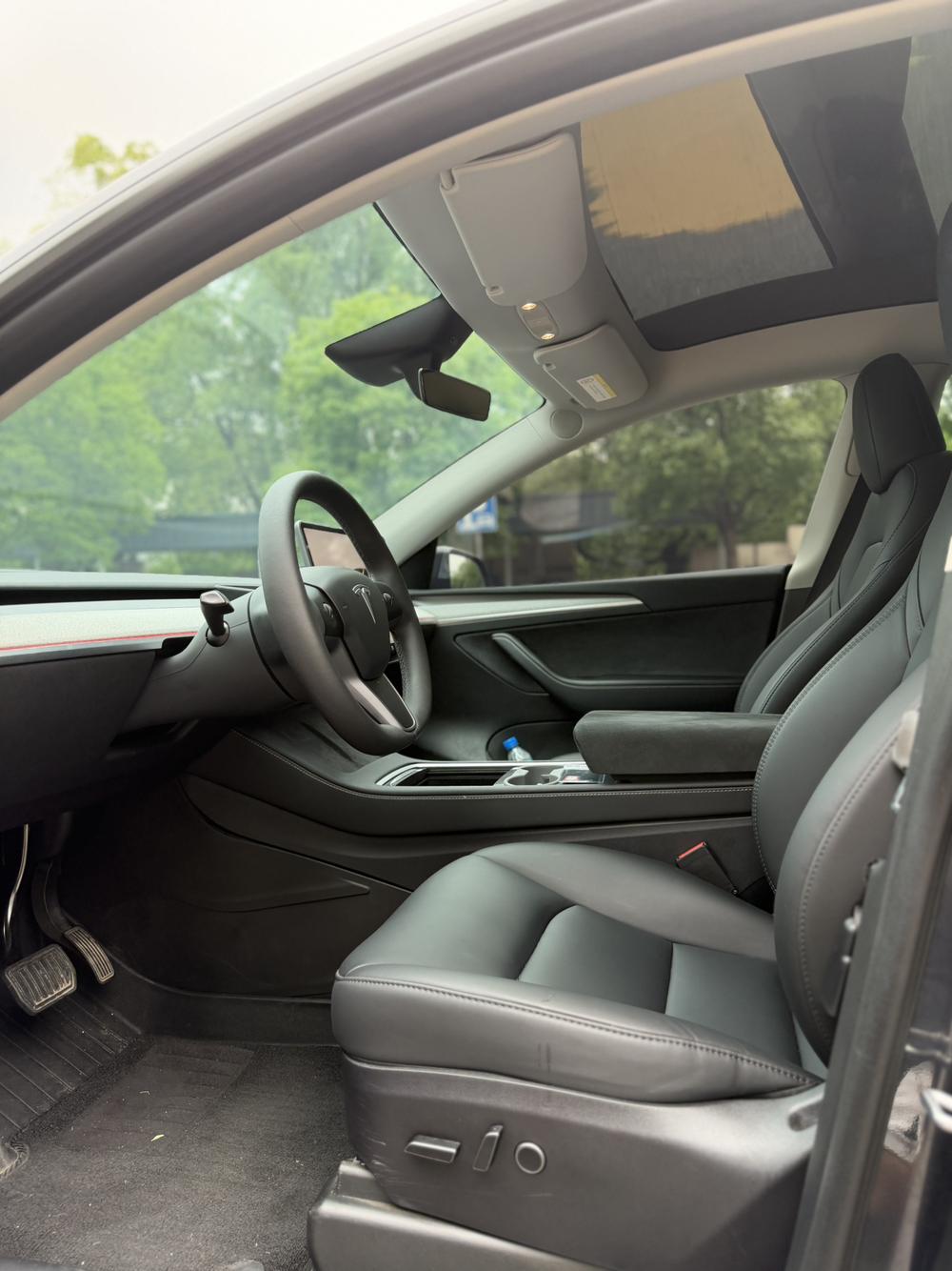Tesla Model Y 2024 car image #15