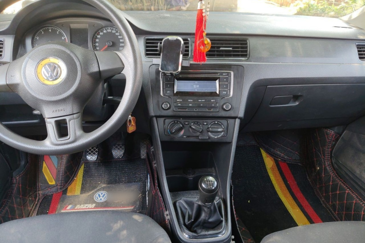 Volkswagen Santana 2015 car image #7